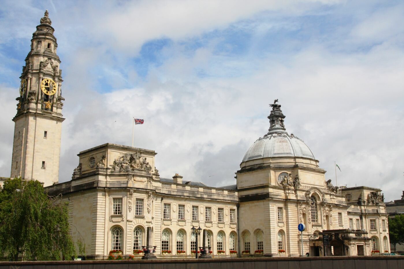 Il Galles, la terra dei castelli - Cardiff - City Hall